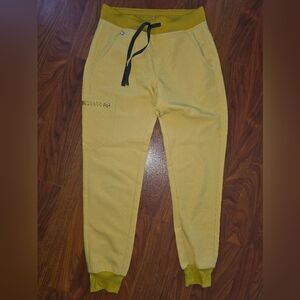 Figs Womens Gold Joggers, Xs